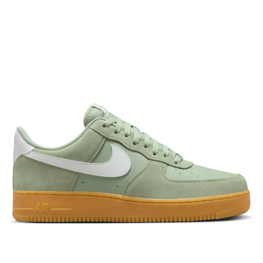 Nike Men s Air Force 1 07 LV8 Shoes