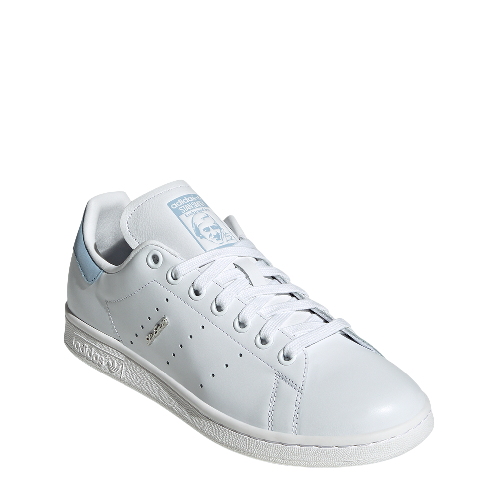 IF6995_6_FOOTWEAR_Photography_FrontLateralTopView_whitecopy.png