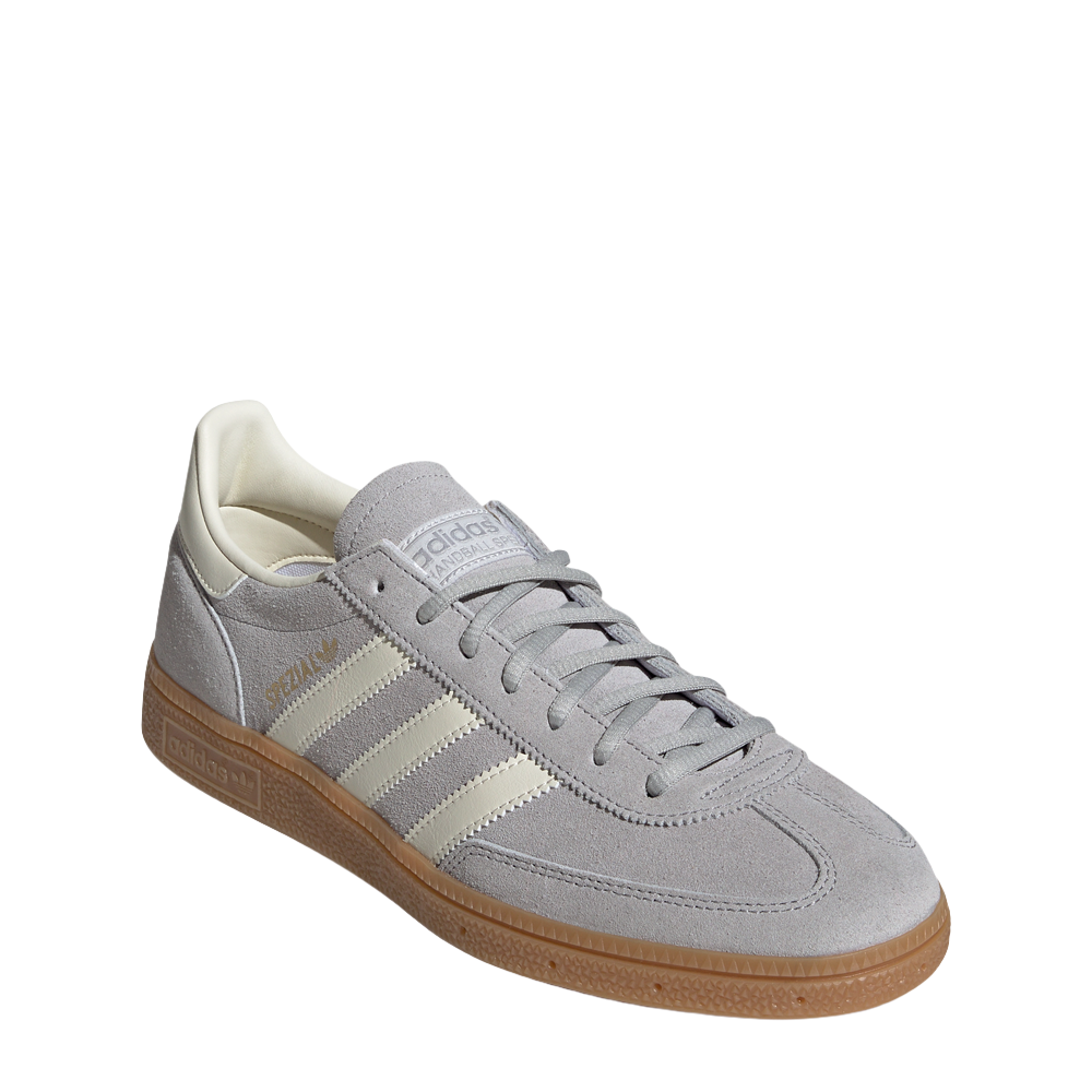IF7086_6_FOOTWEAR_Photography_FrontLateralTopView_whitecopy.png