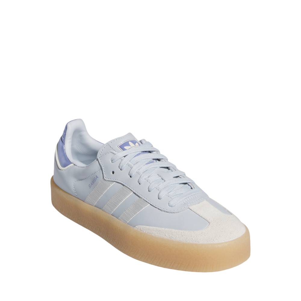 IG1953_6_FOOTWEAR_Photography_FrontLateralTopView_whitecopy.png